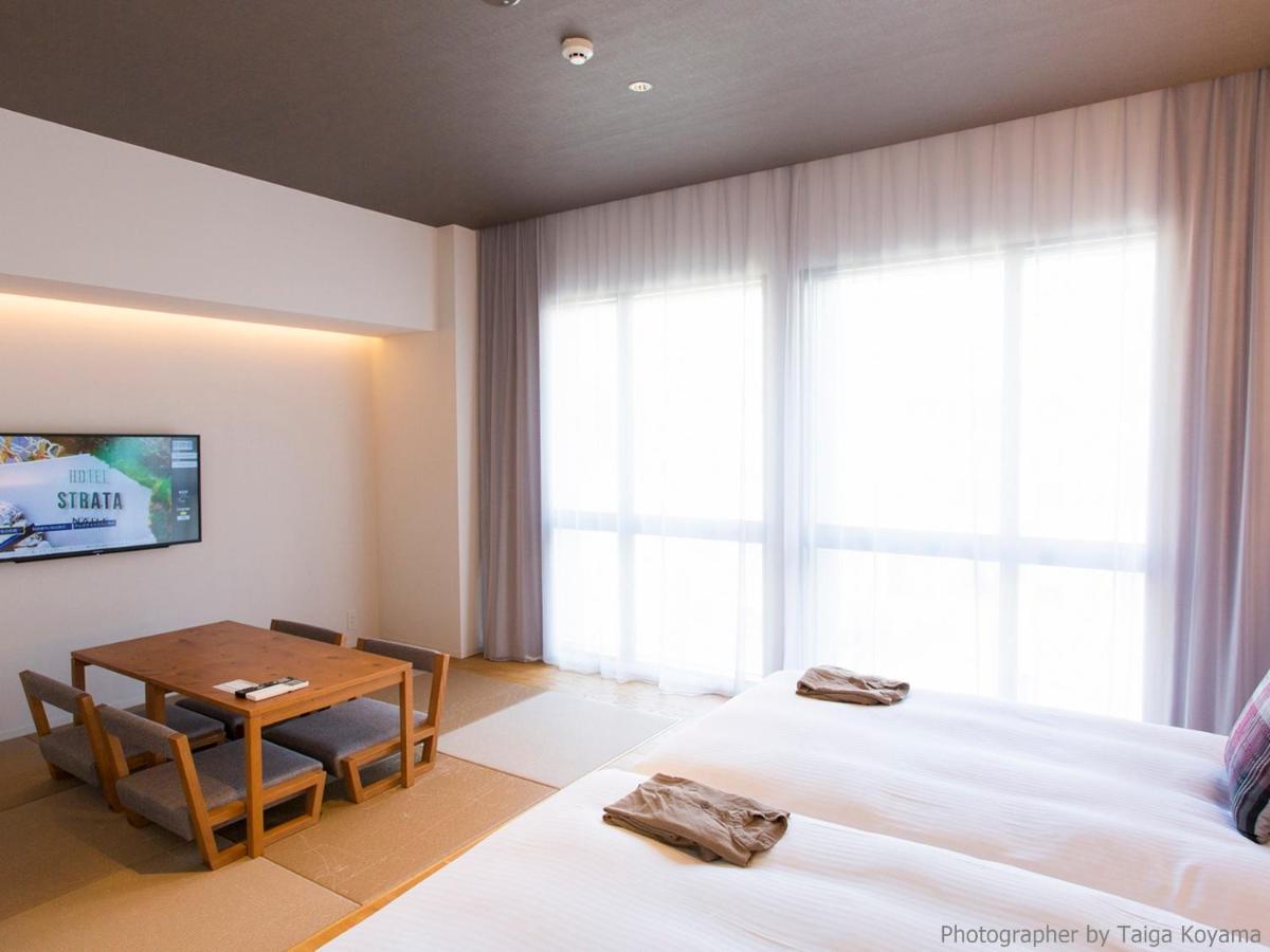 Hotel Strata Naha Esterno foto